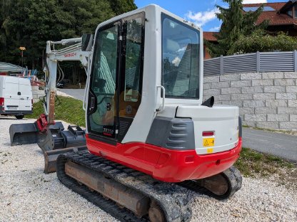 Bild 9:Takeuchi TB 250, inkl. Powertilt + 3x Löffel