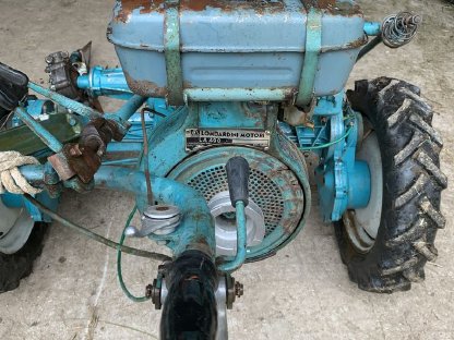 Bild 3:Günstige Mähmaschinen abzugeben