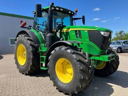 John Deere 6R215