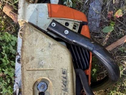 Bild 2:Werkzeuge und Kettensägen