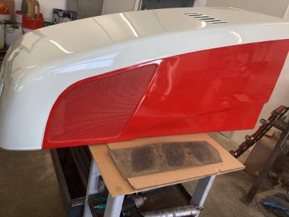 Bild 2:Motorhaube 9094 9086 Sisu