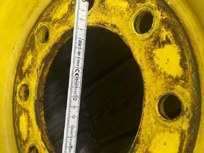 Bild 4:John Deere Kompletträder