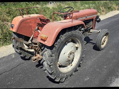 Bild 5:Massey Ferguson 42 PS Traktor