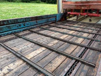 Bild 3:Miststreuer Motormäher