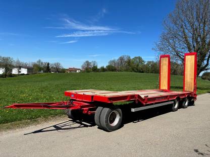 Bild 2:Tieflader Müller-Mitteltal Modell T3 Profi