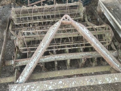 Bild 3:Kleinanbaugeräte für Traktor