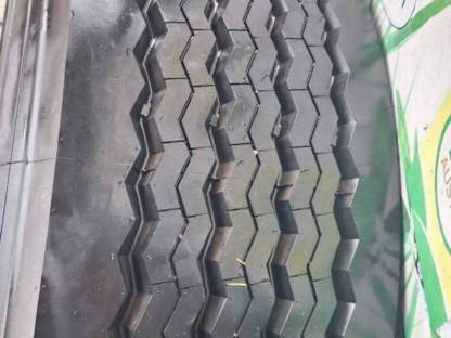 Bild 6:Kompletträder 8-Loch-Felgen