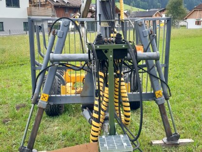 Bild 5:Källefall Forstanhänger mit ferngesteuerter Kranseilwinde