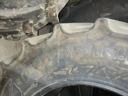 Bild 3:Reifen 540/65 R 38, 440/65 R 28