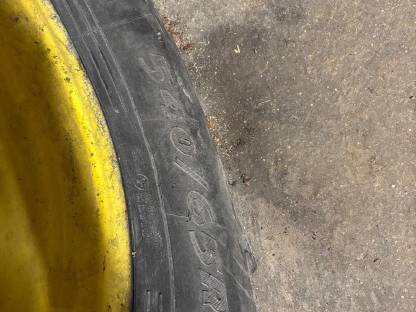 Bild 3:Kompletträder John Deere 6320