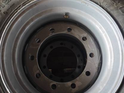 Bild 2:Kompletträder 445/45R19.5