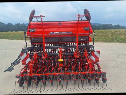 Bild 2:Kuhn HR 3040 mit Sitera 3030-24 E Isobus Sähkombi
