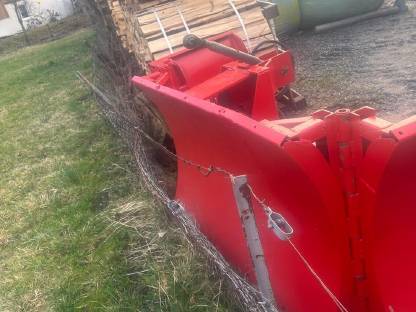 Bild 2:Maisschiebeschild/Schneepflug