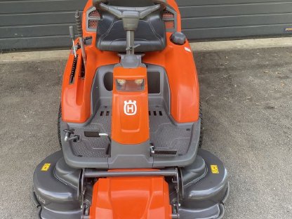 Husqvarna Rider R 216T AWD