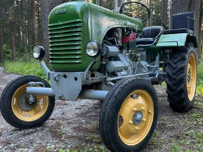 Steyr T80 Traktor mit Seilwinde und Anhänger