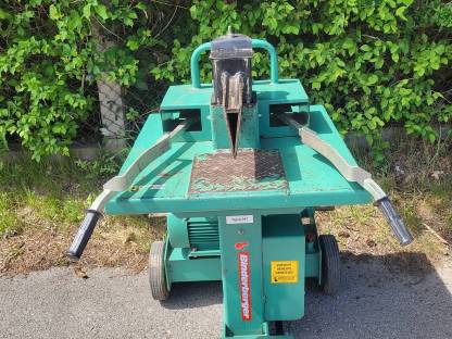 Bild 3:Binderberger Kurzholzspalter H7