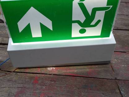 Bild 4:Notausgangsbeleuchtung