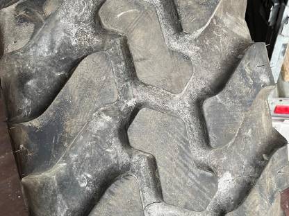 Bild 9:4x neu Mitas Reifen 405/70 R24 Traktor Radlader Pflege Kommunal