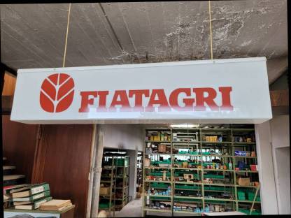 Bild 8:Großes Ersatzteillager