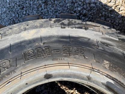 Bild 4:Reifen 290/90-20 Liebherr EM-22 Bagger Reifen Mobilbagger