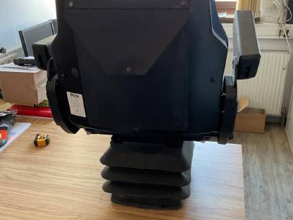 Bild 2:New Holland Sitz neu