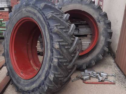 Zwillingsbereifung für Traktor Fendt Favorit 612
