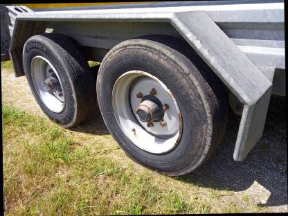 Bild 5:Schmid Tieflader Anhänger Stapler Plattformanhänger Auflaufbremse