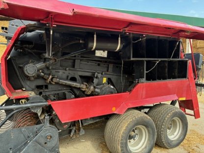 Bild 3:Case IH 540 Großballenpresse