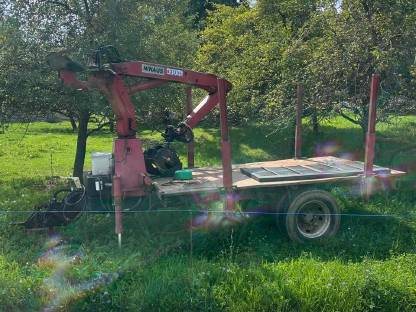 Bild 2:Holzanhänger / Rückewagen