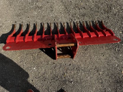 Bild 4:Baggerrechen, Roderrechen, Reisigrechen