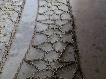 Bild 2:Schneeketten/Netzketten 440/65R24