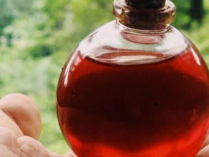 Bild 2:Johanniskrautöl