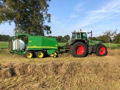 Bild 2:Rundballen Heu Silo Stroh Silageballen Lohnpressen