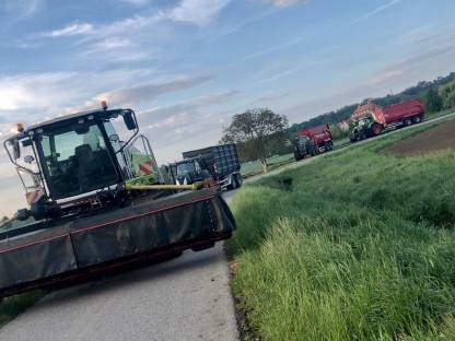 Bild 8:Häckseln | Silieren | Mais | Roggen | Gras | Ganzpflanzen