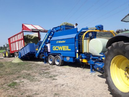 Bild 2:Maisballen pressen mit Agrar Schneeberger