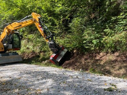 Bild 5:Böschungspflege und Böschungssanierungen