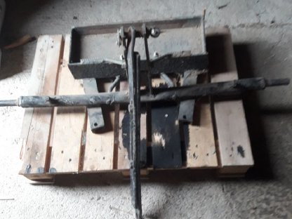 Bild 3:Anbau für Fronthydraulik