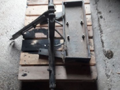 Bild 2:Anbau für Fronthydraulik