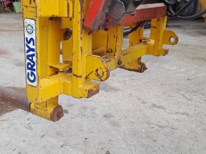 Bild 3:Ballengabel hydraulisch