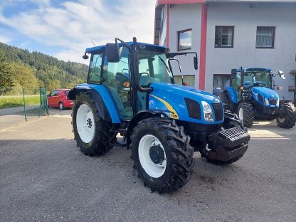 Bild 2:Traktor New Holland T5050