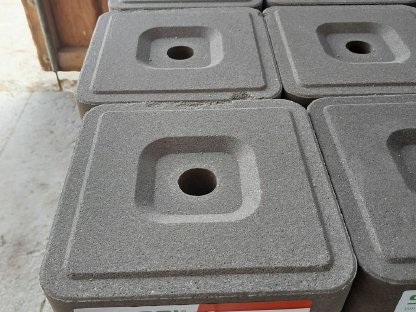 Bild 2:Lecksteine für Tiere