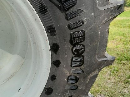 Bild 5:Traktorreifen