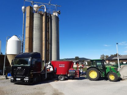 Bild 4:Mais CCM Lohn musen -mahlen