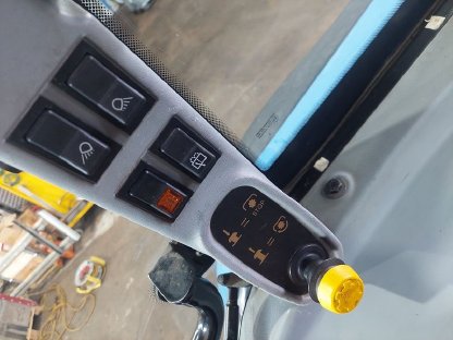 Bild 6:Traktor New Holland T5050