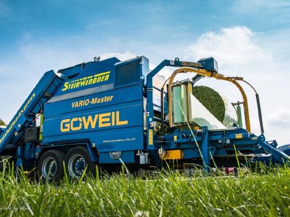 Bild 3:Maisballen pressen