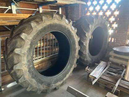 Bild 2:Reifen 620/70R42