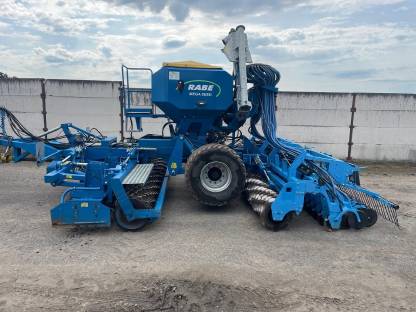 Bild 2:Rabe MegaSeed 4501 K2 Neue Sämaschine
