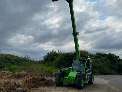 Bild 2:Landwirtschaftliche Dienstleistung, hauptsächlich Ladearbeit