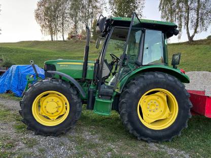 John Deere 5075E