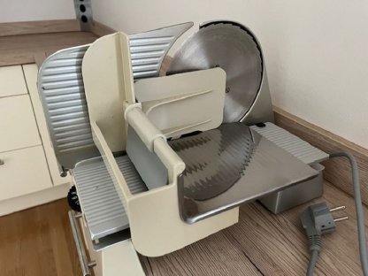 Bild 4:Graef Schneidemaschine